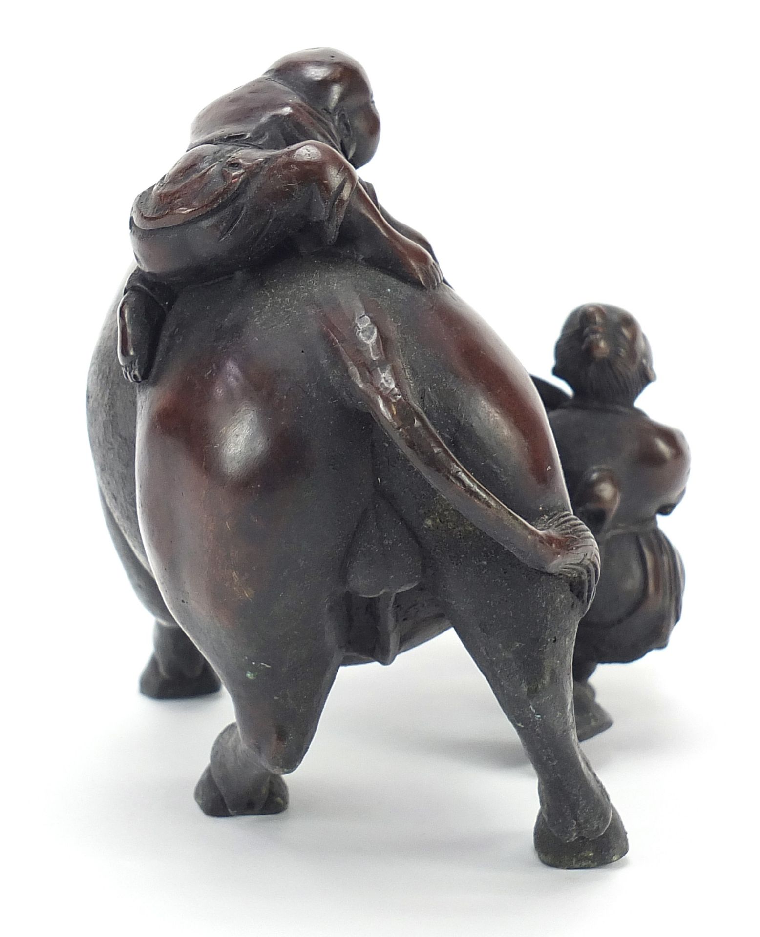 Chinese patinated bronze figure of two boys on a water buffalo, 16cm in length : For Further - Bild 6 aus 8