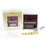 Gold Label Collection Holiday Player piano musical box, with box, 25cm high : For Further