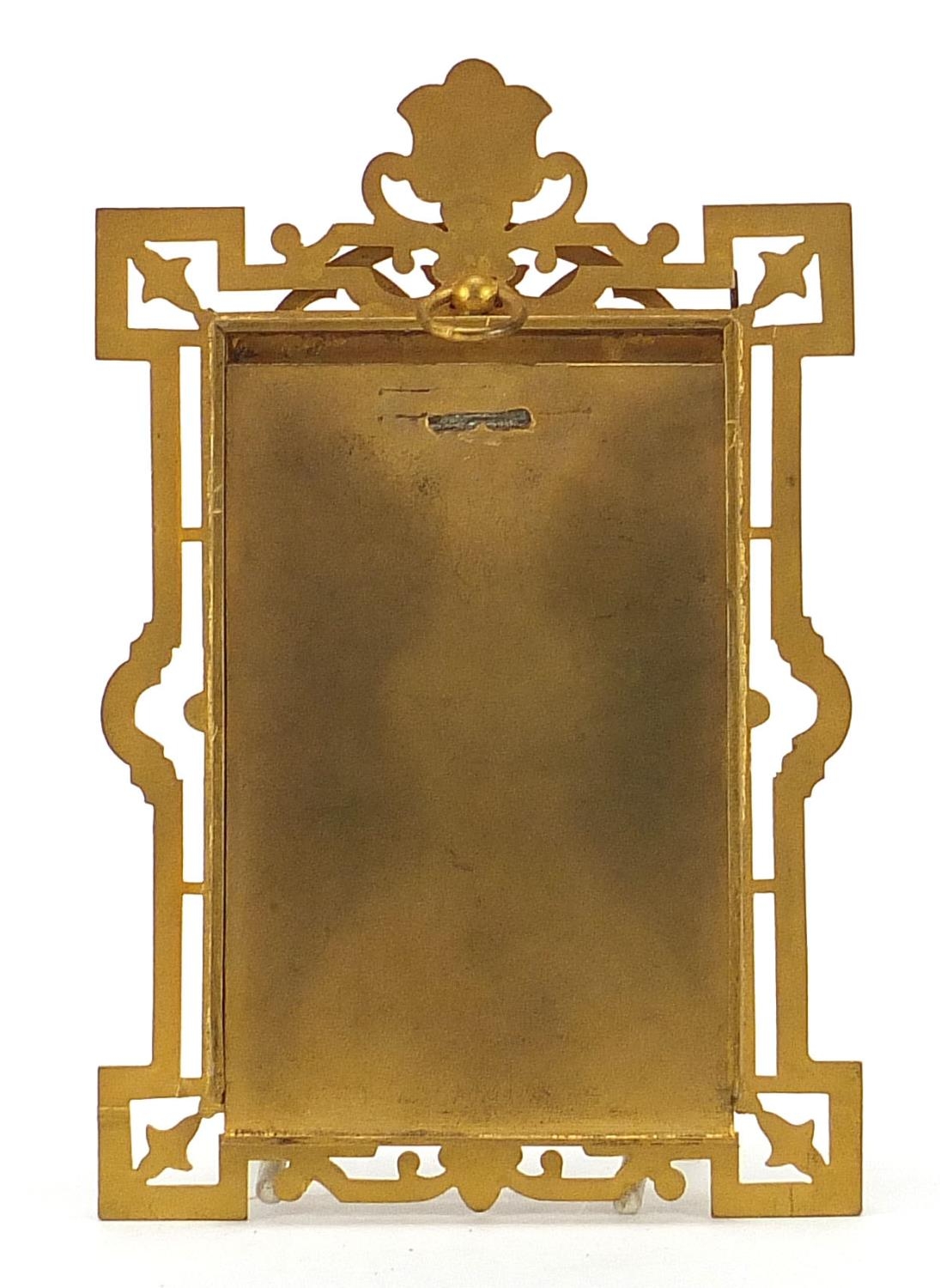 Good quality 19th century engraved gilt brass Gothic style photo frame with oval aperture, 13.5cm - Image 3 of 3