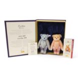 Steiff Hello 2000/Goodbye 1999 bear set with box, numbered 03098, the box 39cm high : For Further