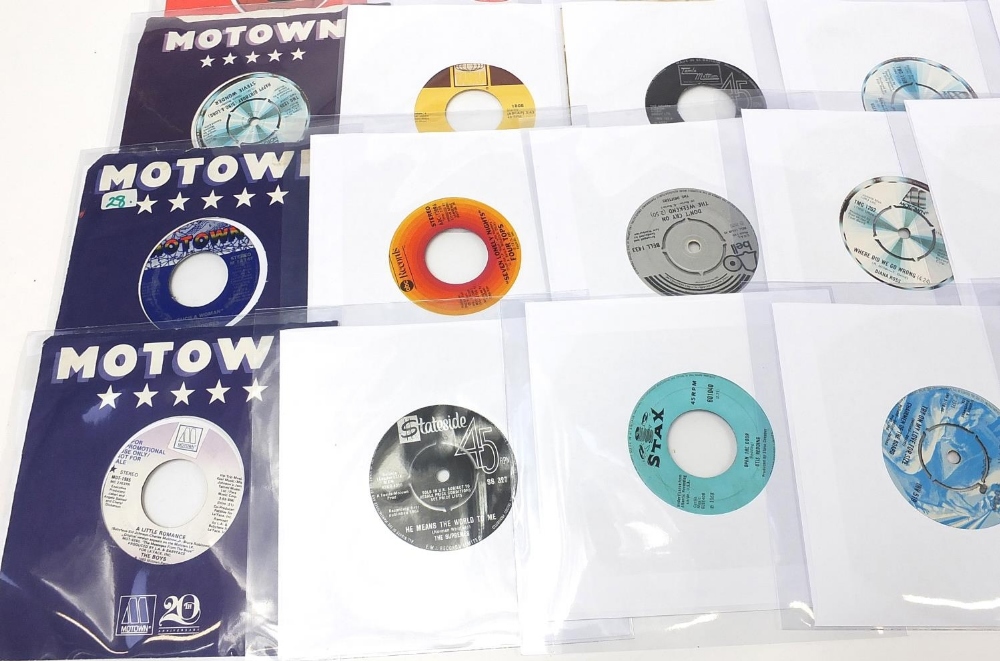 Good collection of Northern Soul/Motown singles and three soul albums including first pressing - Image 9 of 20