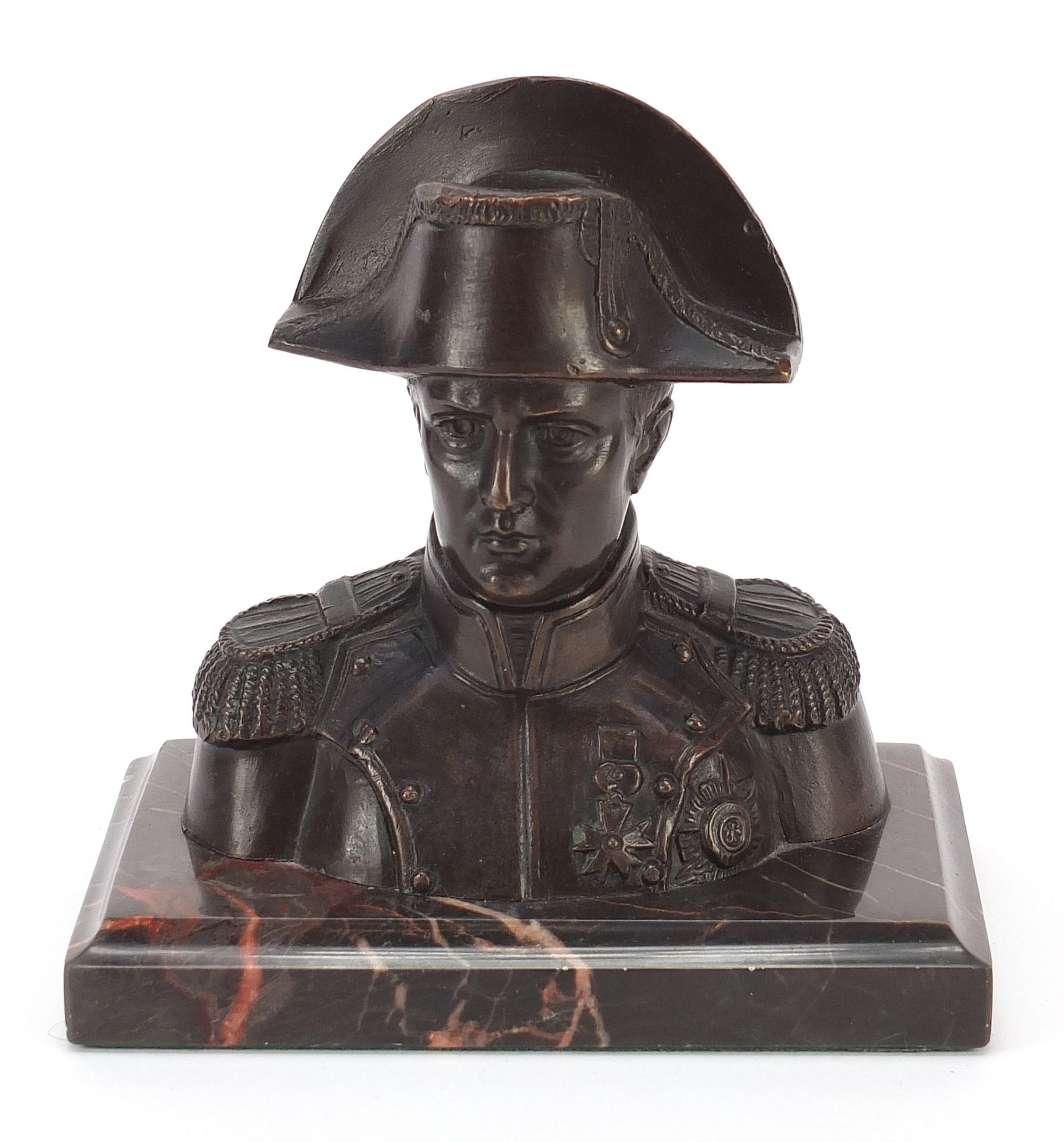 Naval interest patinated bronze bust of Lord Nelson raised on a rectangular marble base, 14cm wide : - Bild 4 aus 8