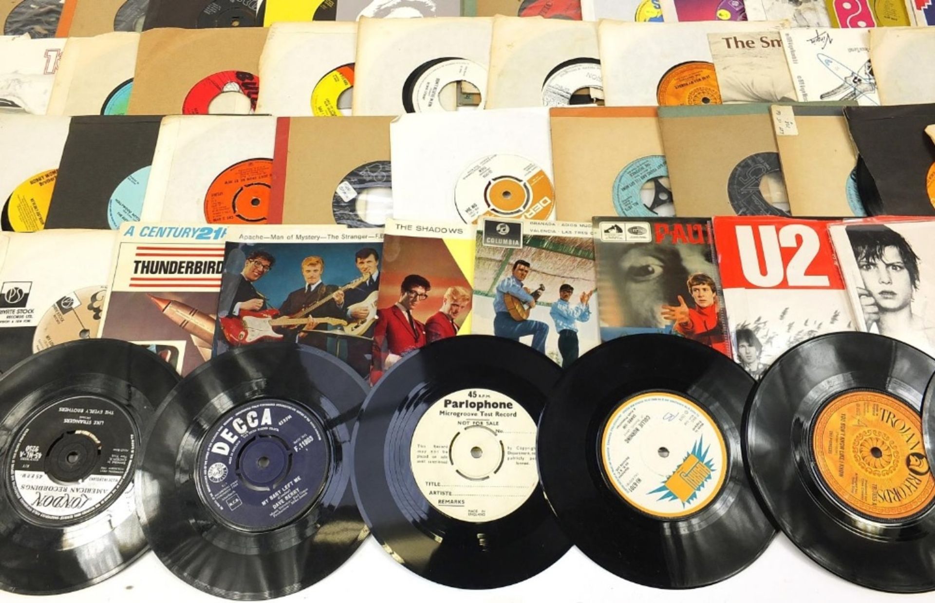 Collection of 45rpm singles including Hedge Hoppers Anonymous, Elvis Presley, David Bowie, Archie - Image 11 of 32