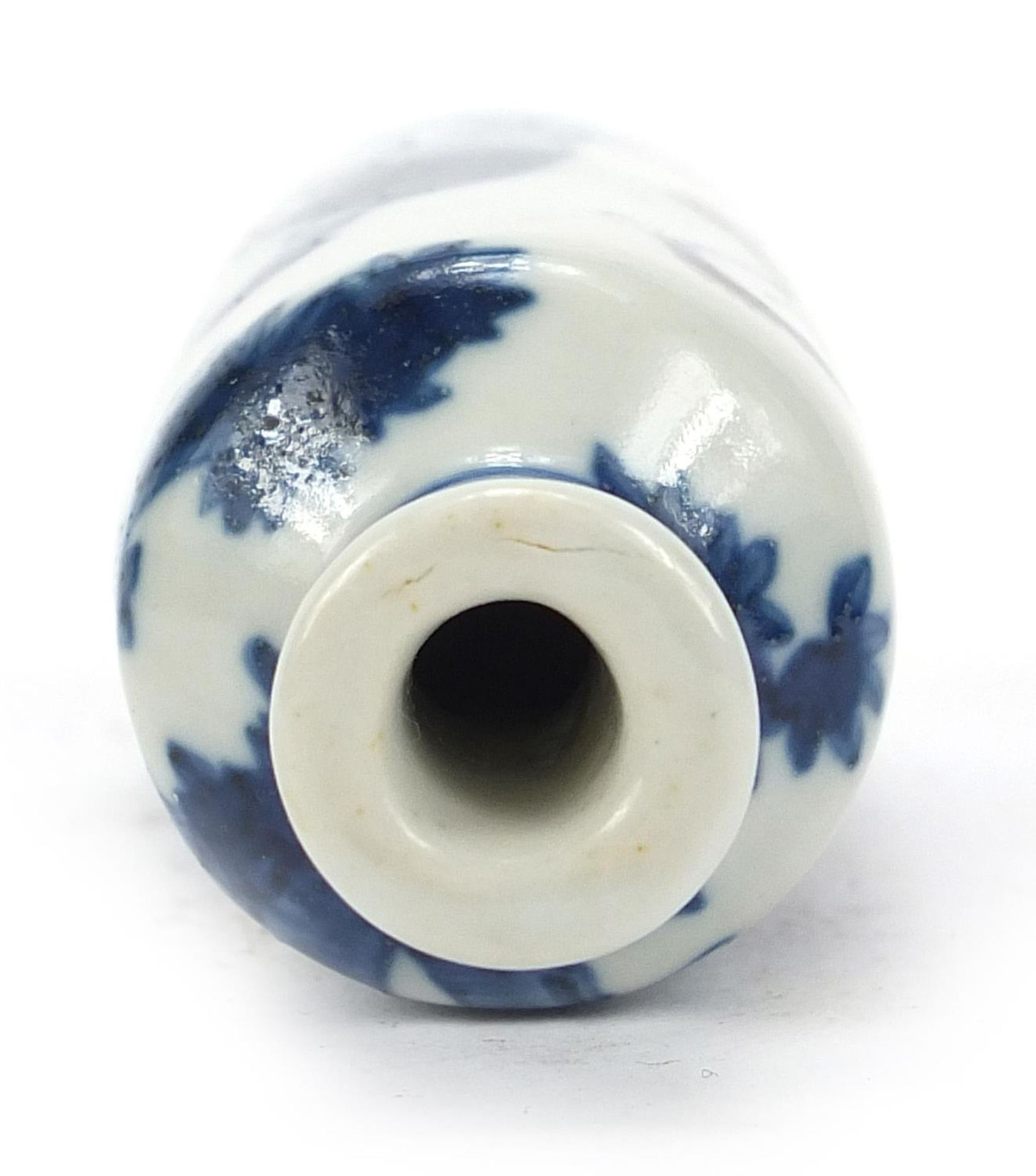 Chinese blue and white with iron red porcelain snuff bottle hand painted with figures in a - Image 6 of 9