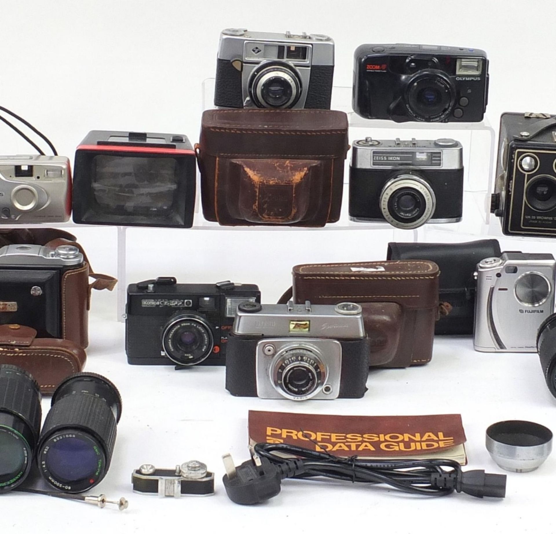 Vintage and later cameras, lenses and accessories including Ilford, Agfa, Canon, Vivitar and Kodak - Image 4 of 10