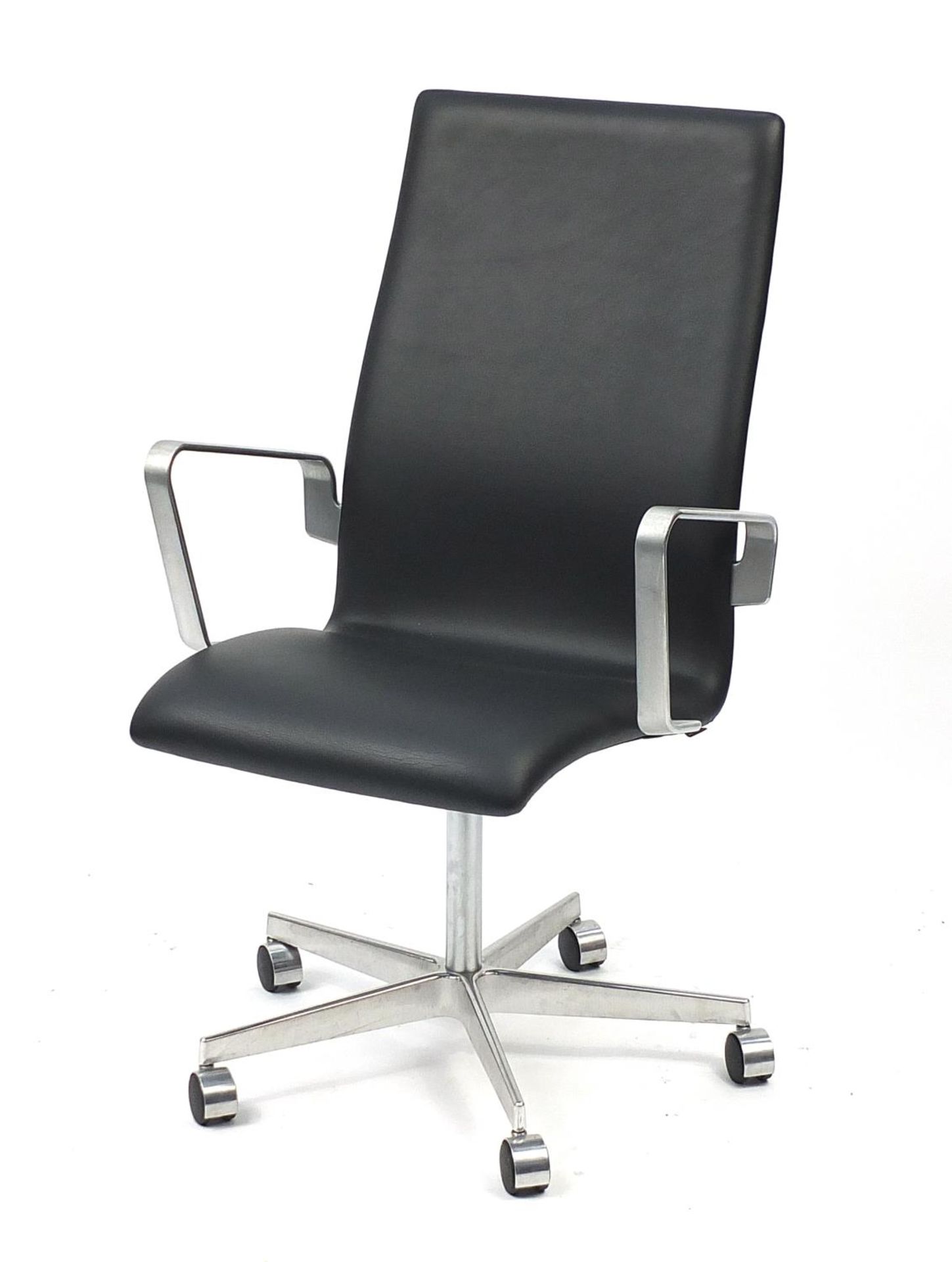 Arne Jacobsen for Fritz Hansen, 3273C Oxford armchair, 105cm high (OPTION) : For Further Condition