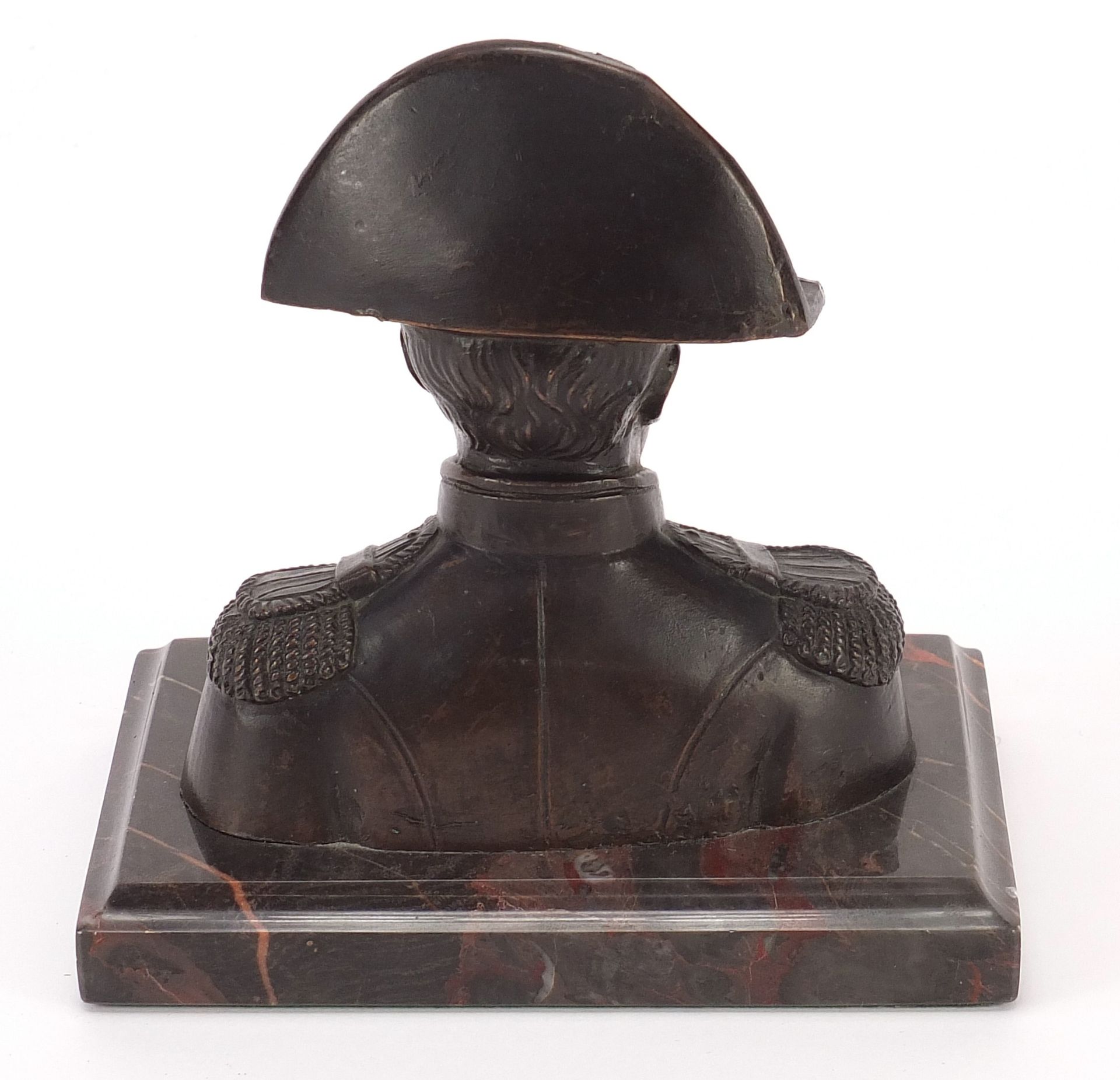 Naval interest patinated bronze bust of Lord Nelson raised on a rectangular marble base, 14cm wide : - Bild 6 aus 8