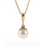 Cultured pearl pendant on a 9ct gold necklace, 1.7cm high and 41cm in length, total 1.9g : For