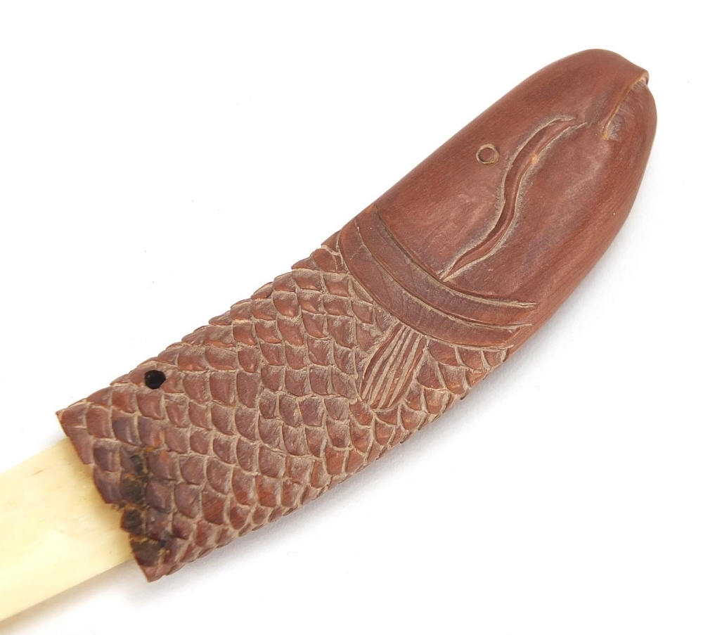 Scrimshaw style carved wood fish design knife with bone blade, 18cm in length : For Further - Image 2 of 4