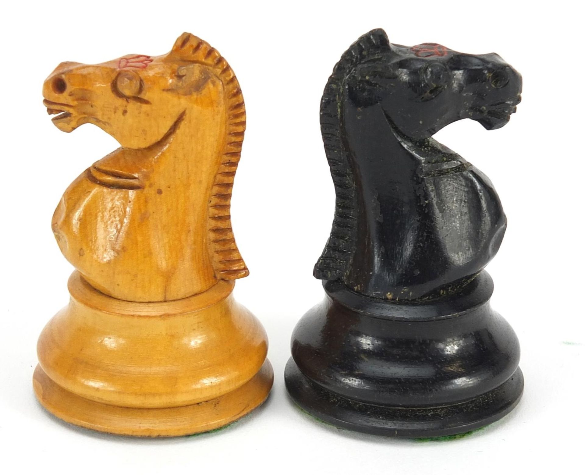 Boxwood and ebony Staunton chess set with mahogany case, possibly by Jaques, the largest piece 8.5cm - Image 6 of 8