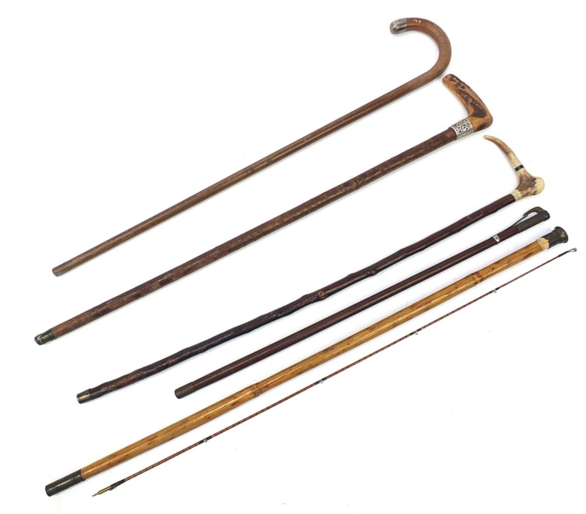 Four walking sticks and a Hardy fishing stick including a bamboo example concealing a part fishing - Bild 2 aus 6