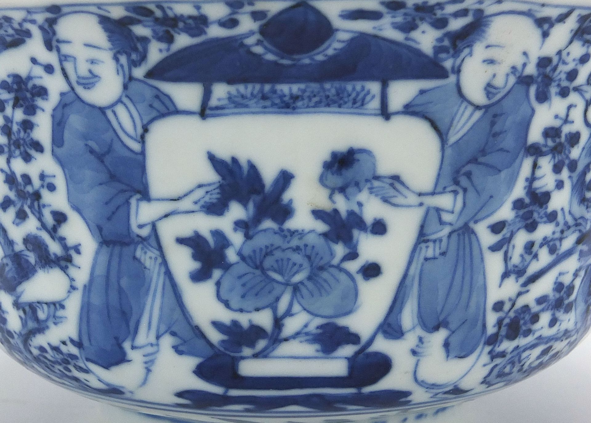 Chinese blue and white porcelain bowl, hand painted with figures holding vases and birds amongst - Image 2 of 9