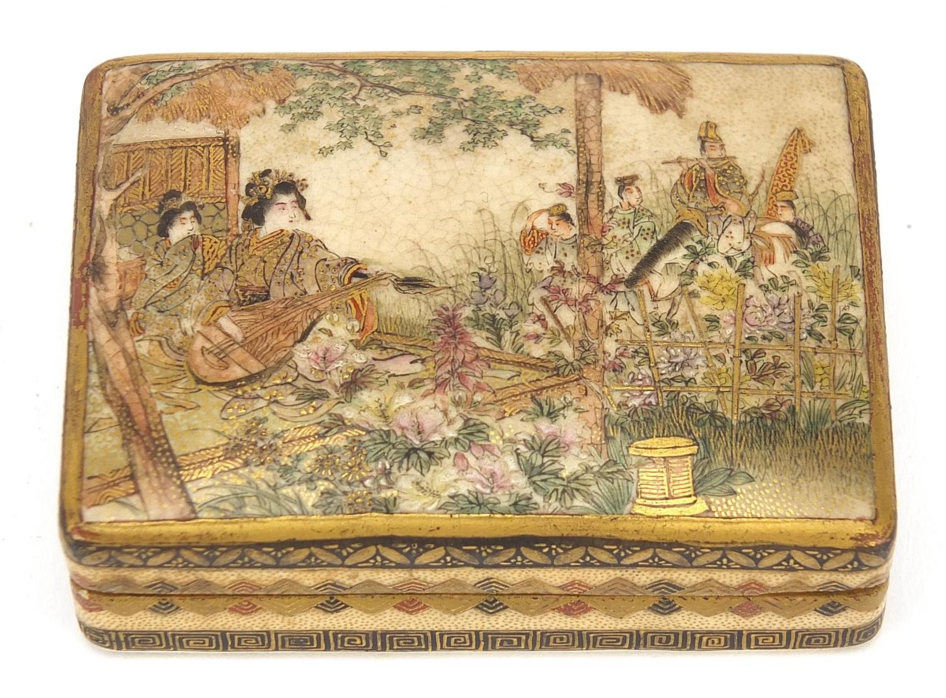 Japanese Satsuma pottery box and cover finely hand painted with figures and flowers, S Kinkozan - Image 6 of 9