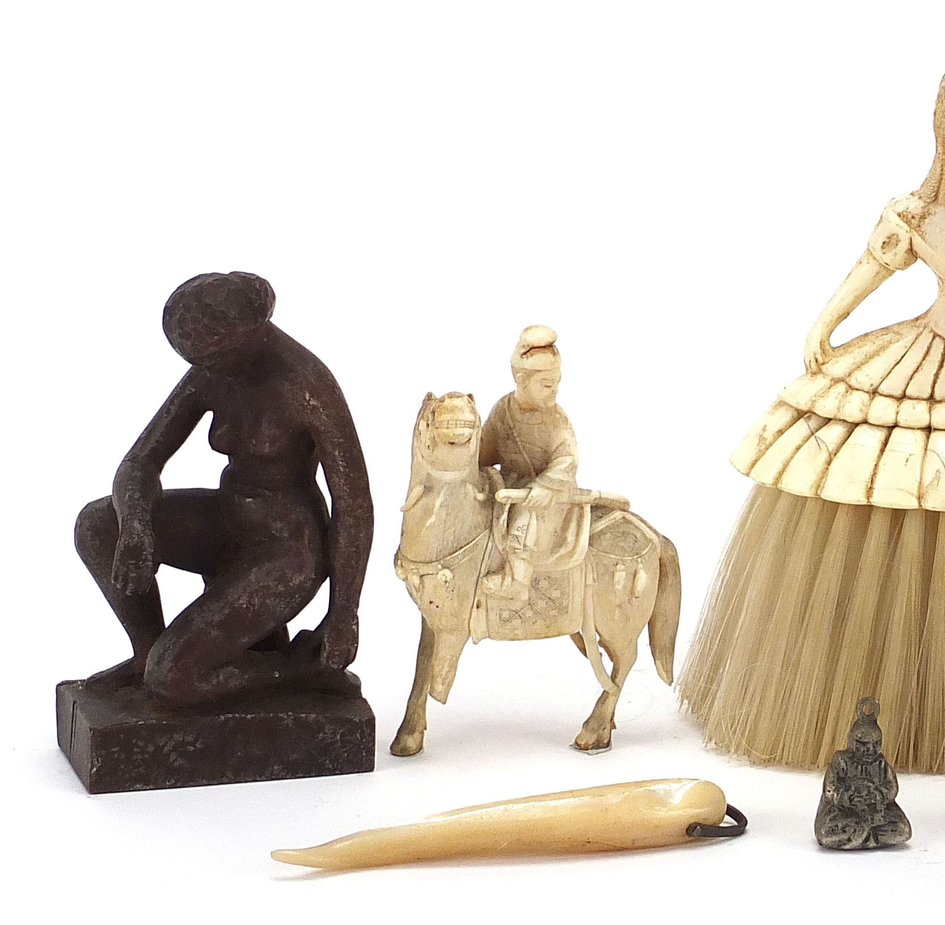 Objects to include ivory brush and carvings - Image 2 of 5