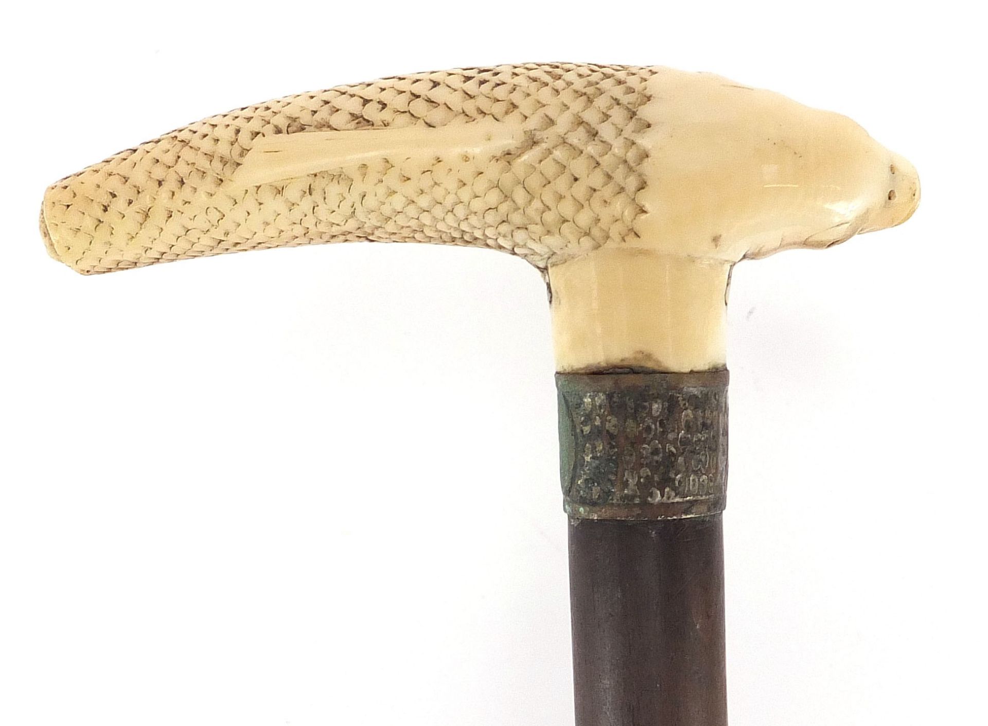 Hardwood walking stick with carved ivory Koi carp handle, 88cm in length - Image 4 of 7