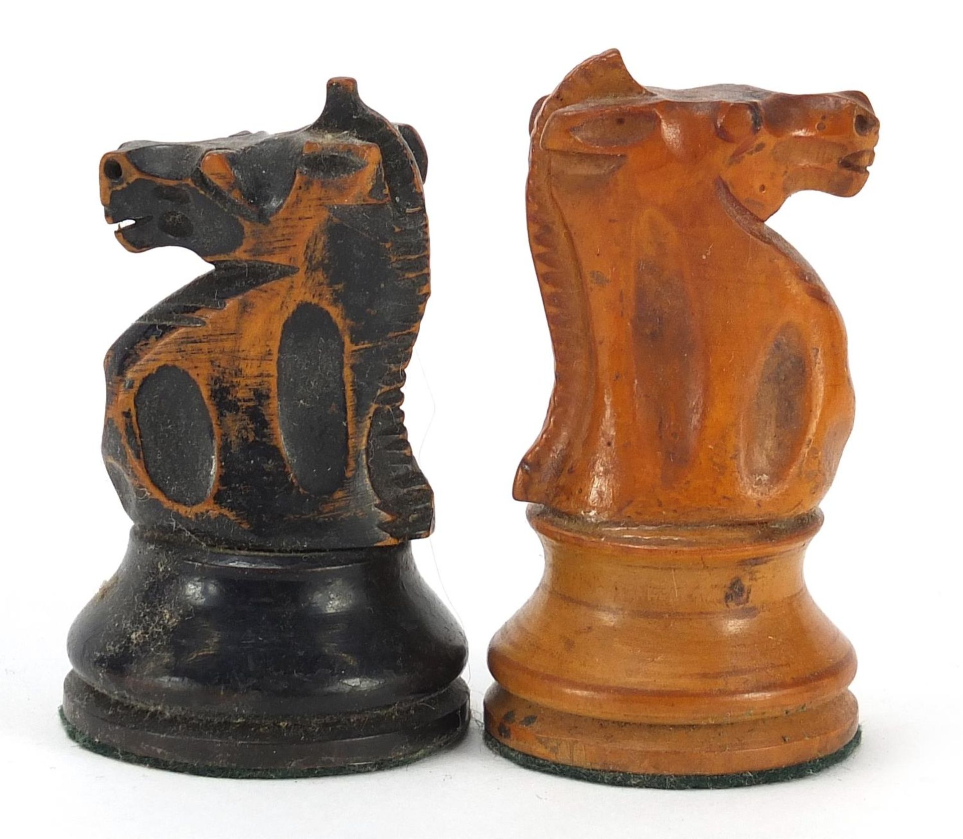 19th century boxwood and ebonised Staunton chess set, 10.5cm high - Image 5 of 9