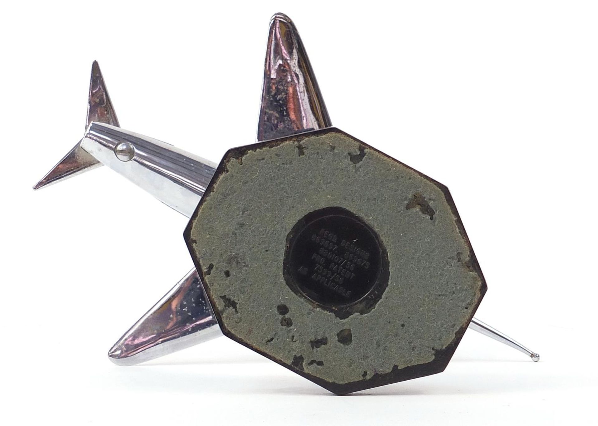 Vintage chrome plated table lighter in the form of a jet aircraft, 24cm in length - Image 4 of 5