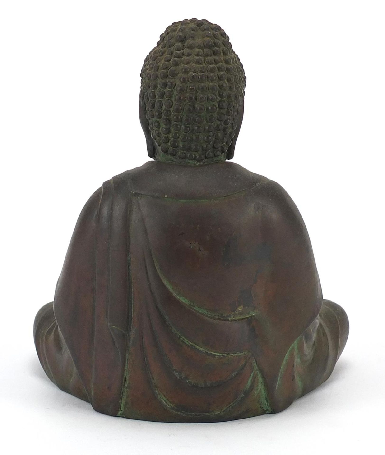 Chino Tibetan patinated bronze figure of seated Buddha, 18cm high - Image 4 of 7