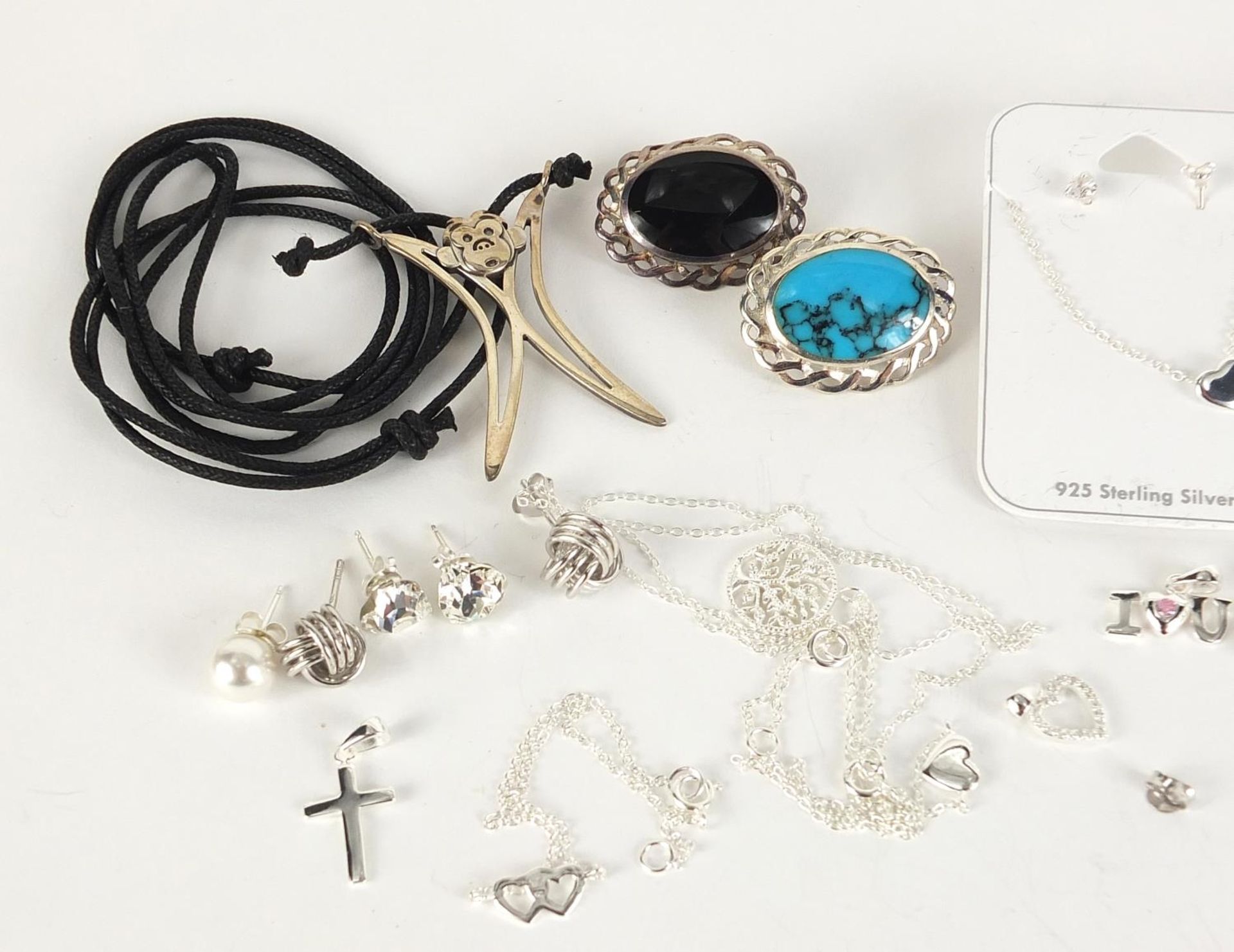 Silver jewellery including cabochon stone brooches, monkey pendants, necklaces and earrings, total - Image 3 of 6