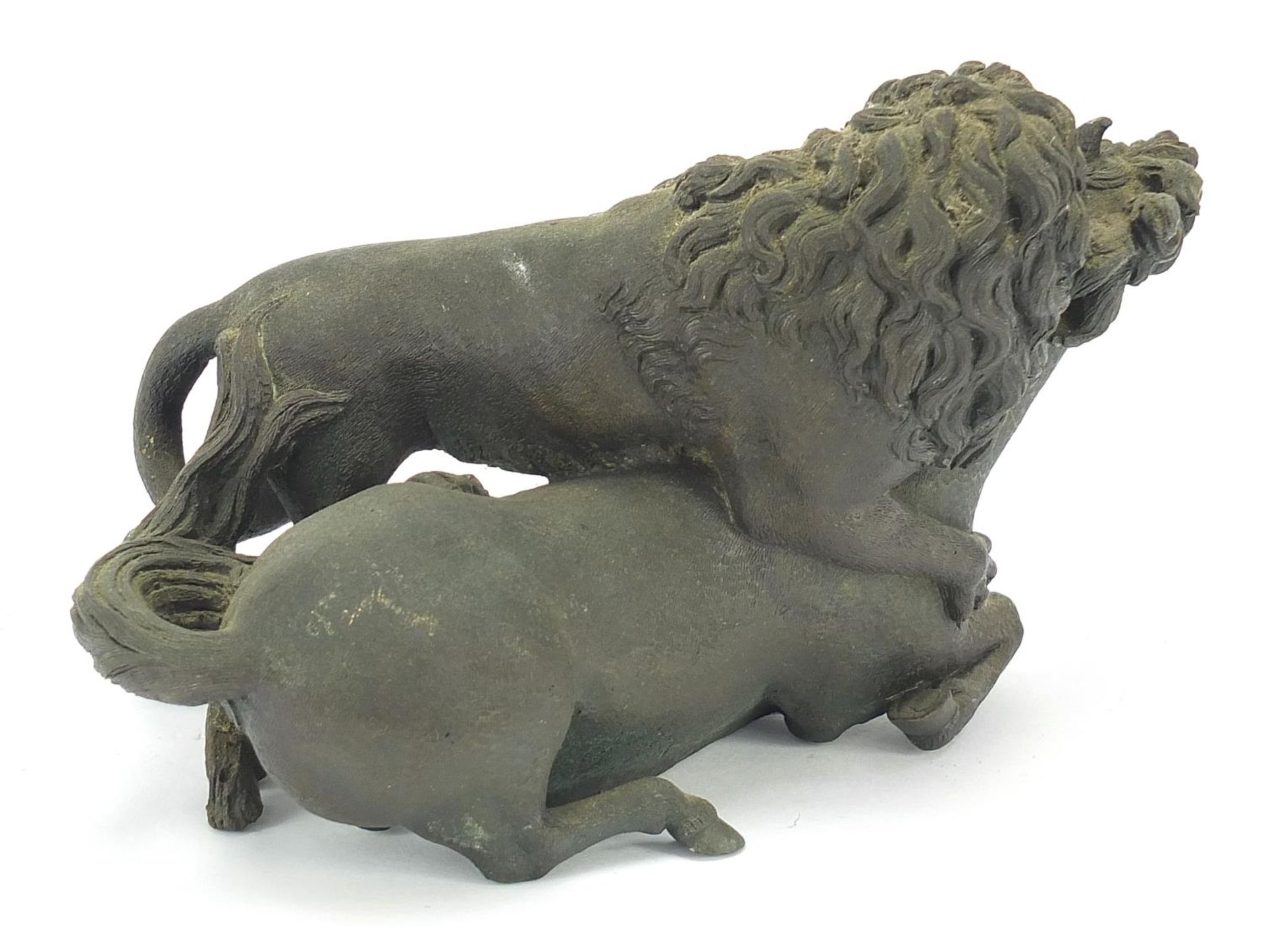 Antique patinated bronze group of a lion attacking a horse, 18cm wide - Image 3 of 5