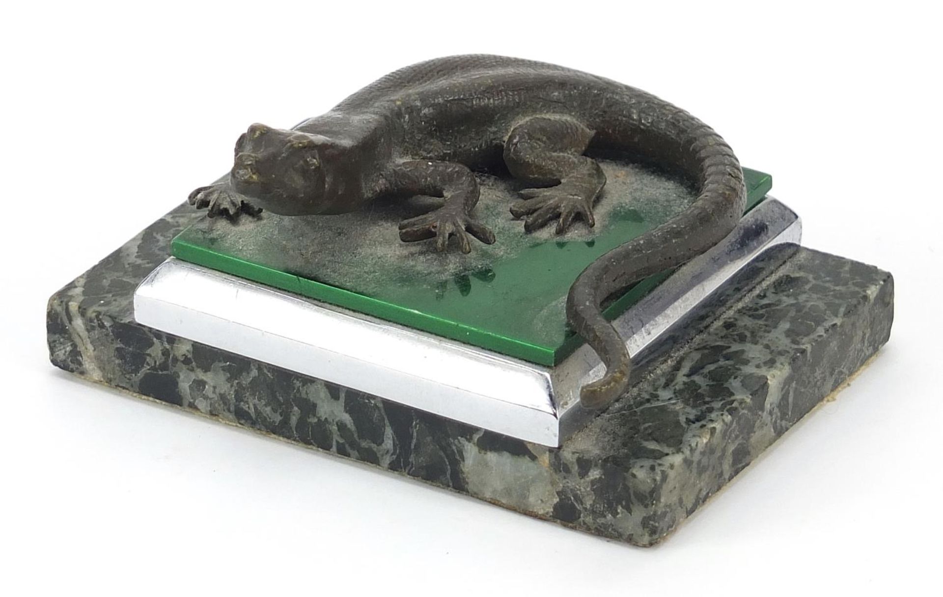 Bronze lizard desk paperweight sitting on a plinth and raised on a marble base, 10cm wide