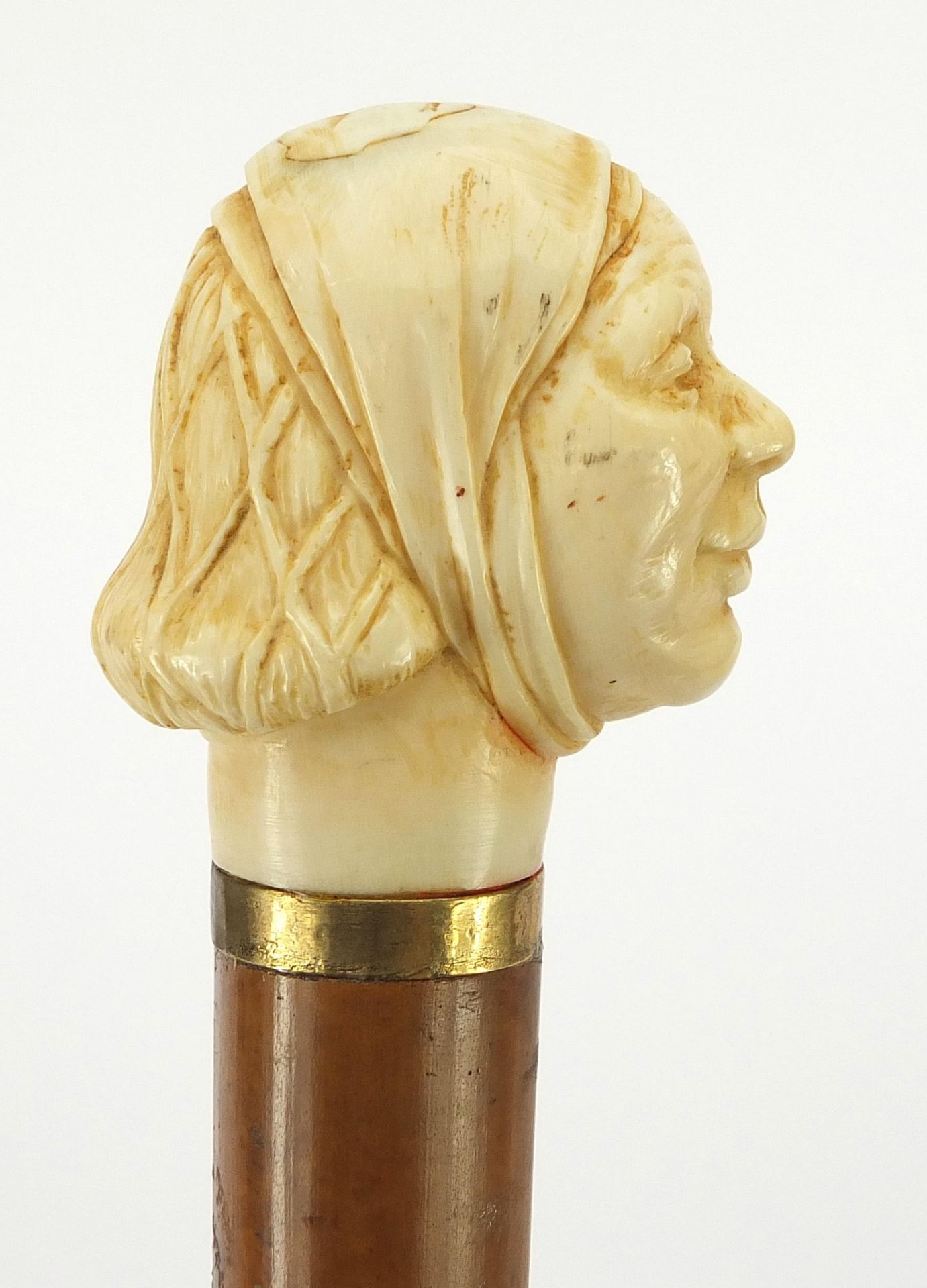 Hardwood and ebony walking stick with carved ivory pommel in the form of a lady's head, 90cm in - Image 2 of 8