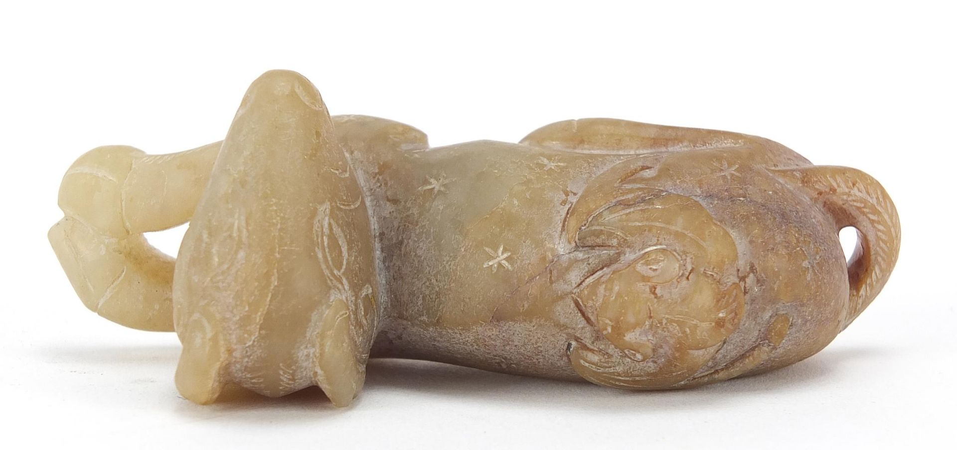 Good Chinese hardstone carving of a recumbent horse and bat, possibly jade, 8.5cm in length - Image 7 of 7