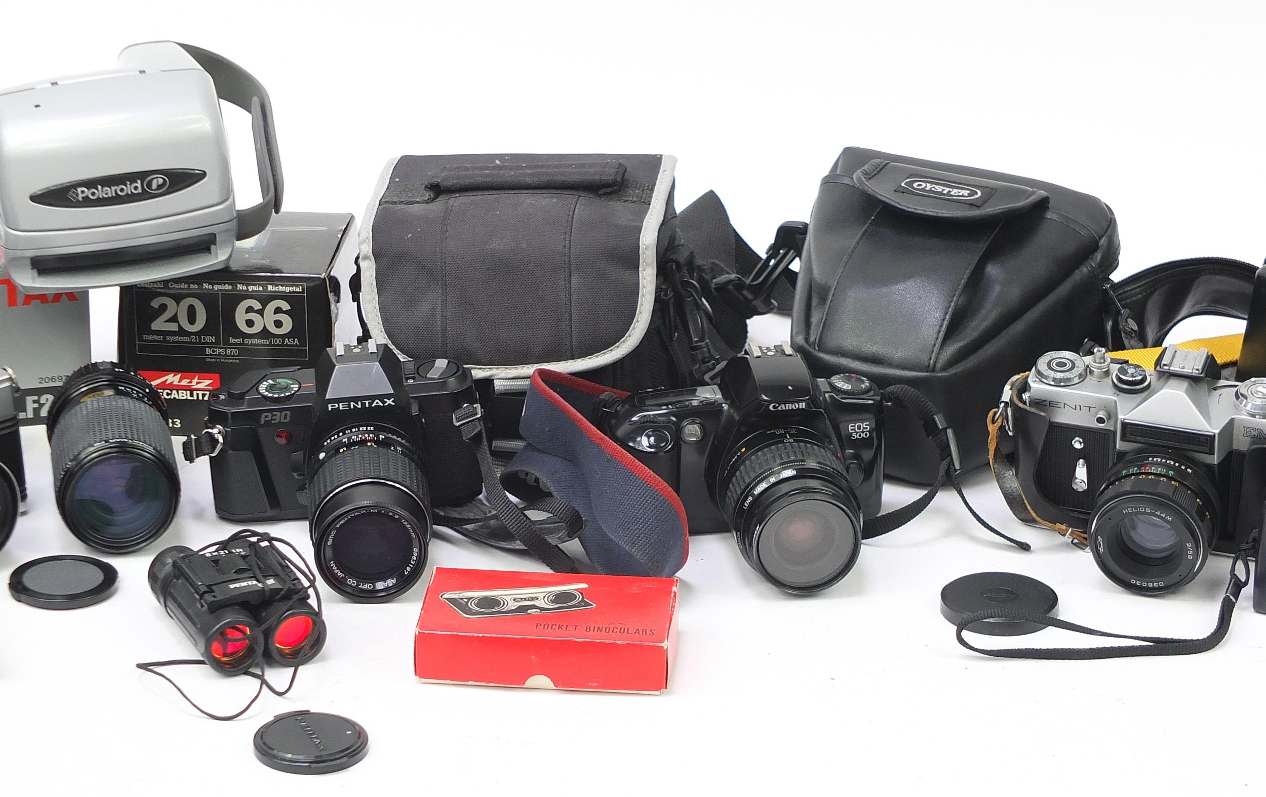 Cameras, binoculars and accessories including vintage Pentax P30, Zenith, Canon ELS 500 and Zenith - Image 3 of 5