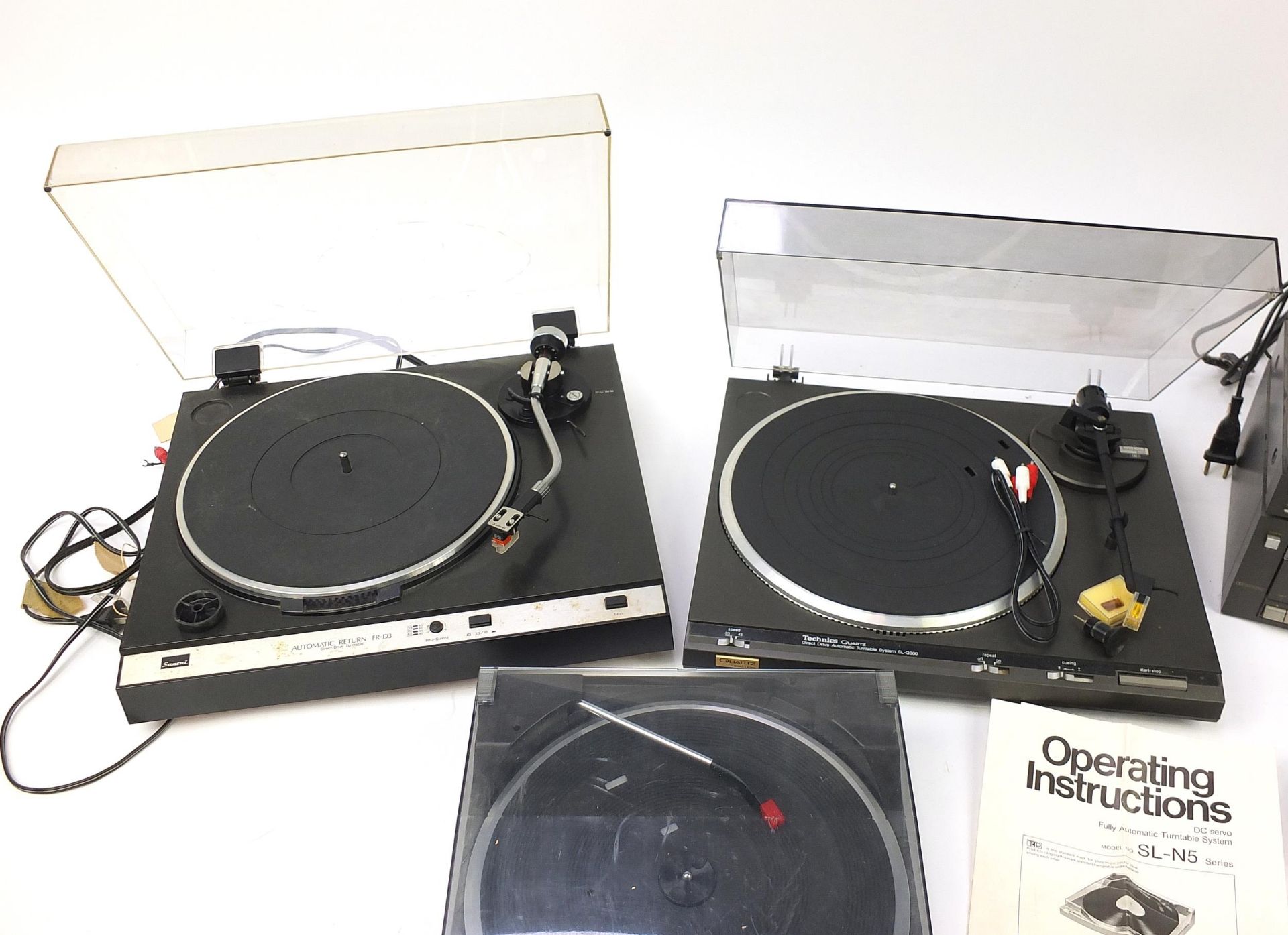 Three turntables and Technics stacking system with speakers comprising stereo tuner ST-3, - Image 2 of 7