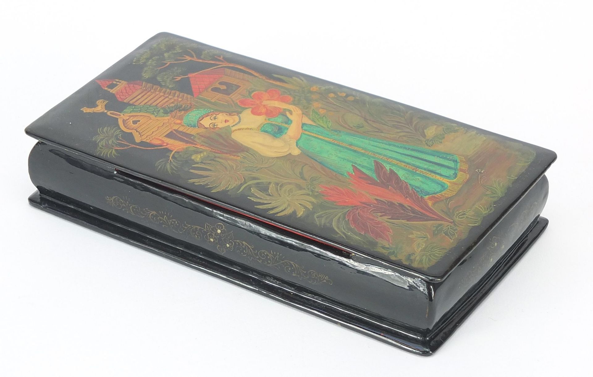 Russian rectangular lacquered box, the front depicting a female holding a fan standing before - Bild 5 aus 6