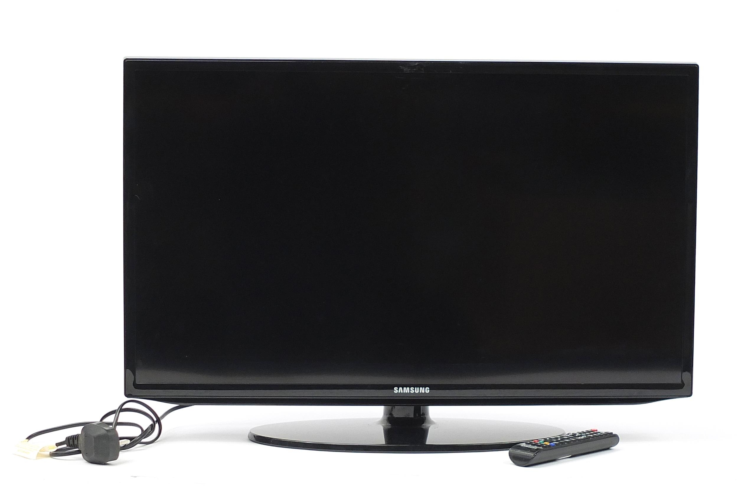 Samsung 32 inch digital LCD TV with remote