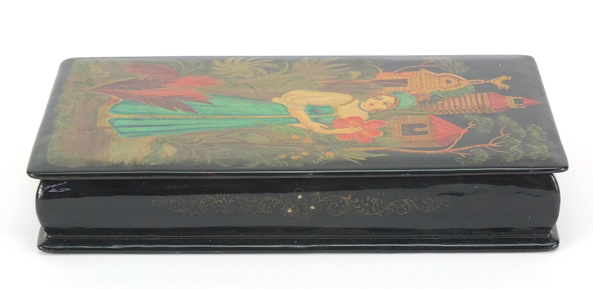 Russian rectangular lacquered box, the front depicting a female holding a fan standing before - Bild 2 aus 6