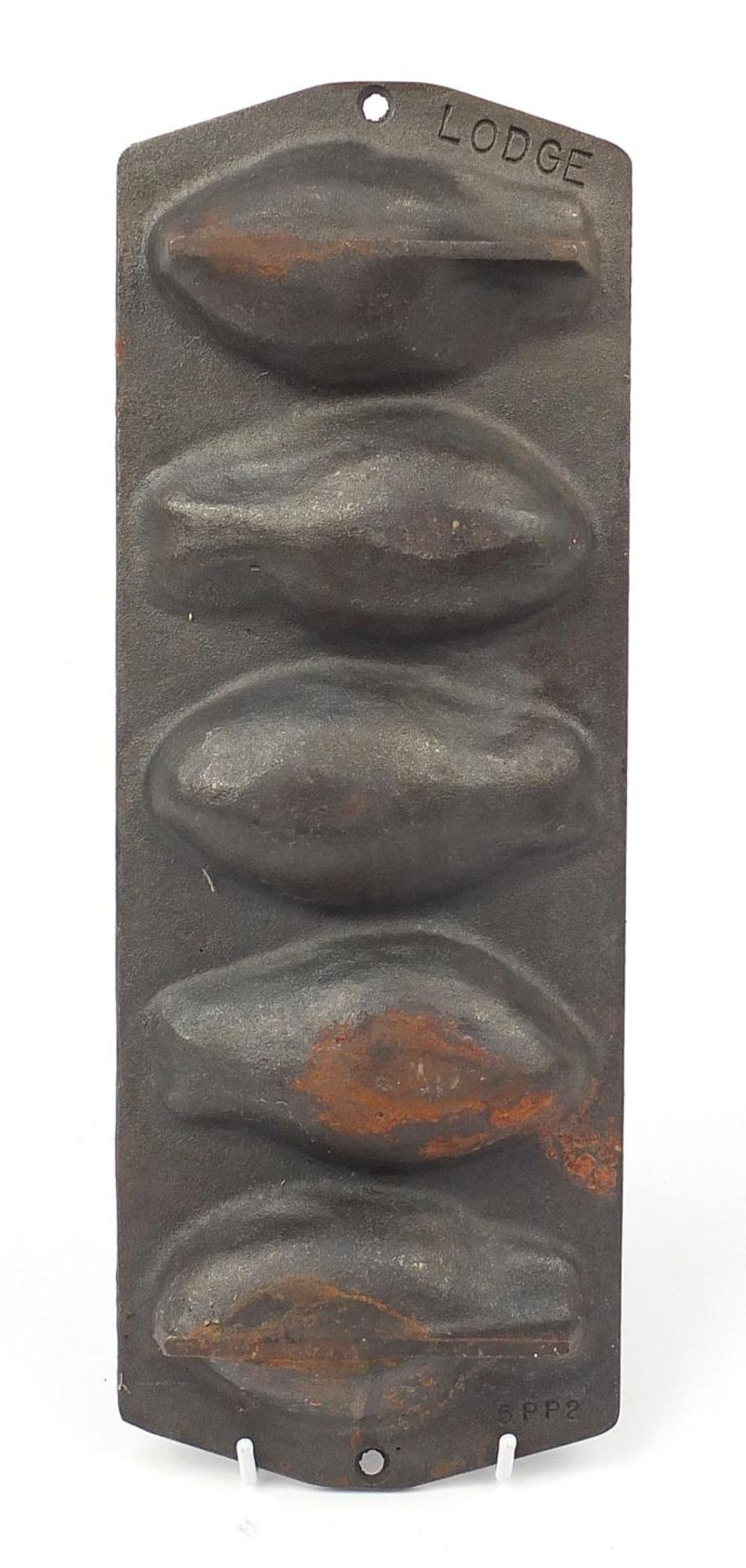 Cast iron butter mould in the shape of five fish, 39cm in length - Image 2 of 3