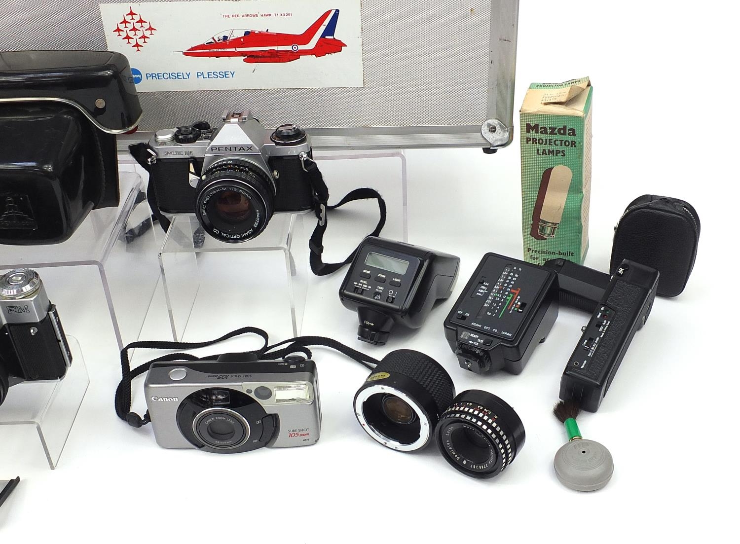 Vintage and later cameras, lenses and accesories including Zenith, Pentax, Canon, converters, - Image 4 of 5