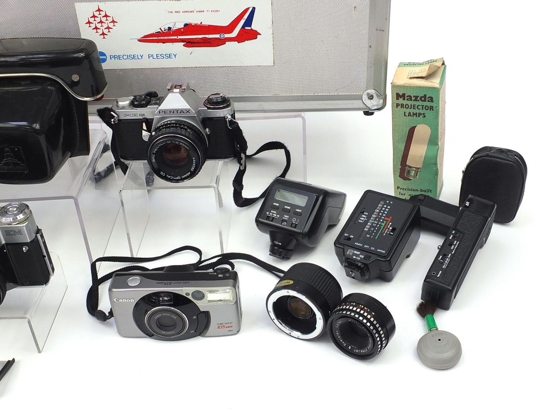 Vintage and later cameras, lenses and accesories including Zenith, Pentax, Canon, converters, - Image 4 of 5