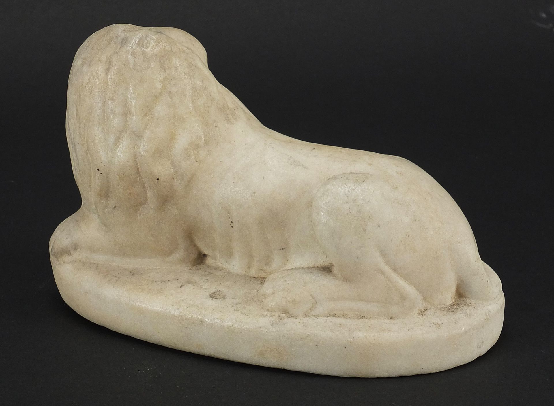 Antique white marble carving of a lion, possibly Roman or Greek, 14.5cm wide - Image 2 of 3