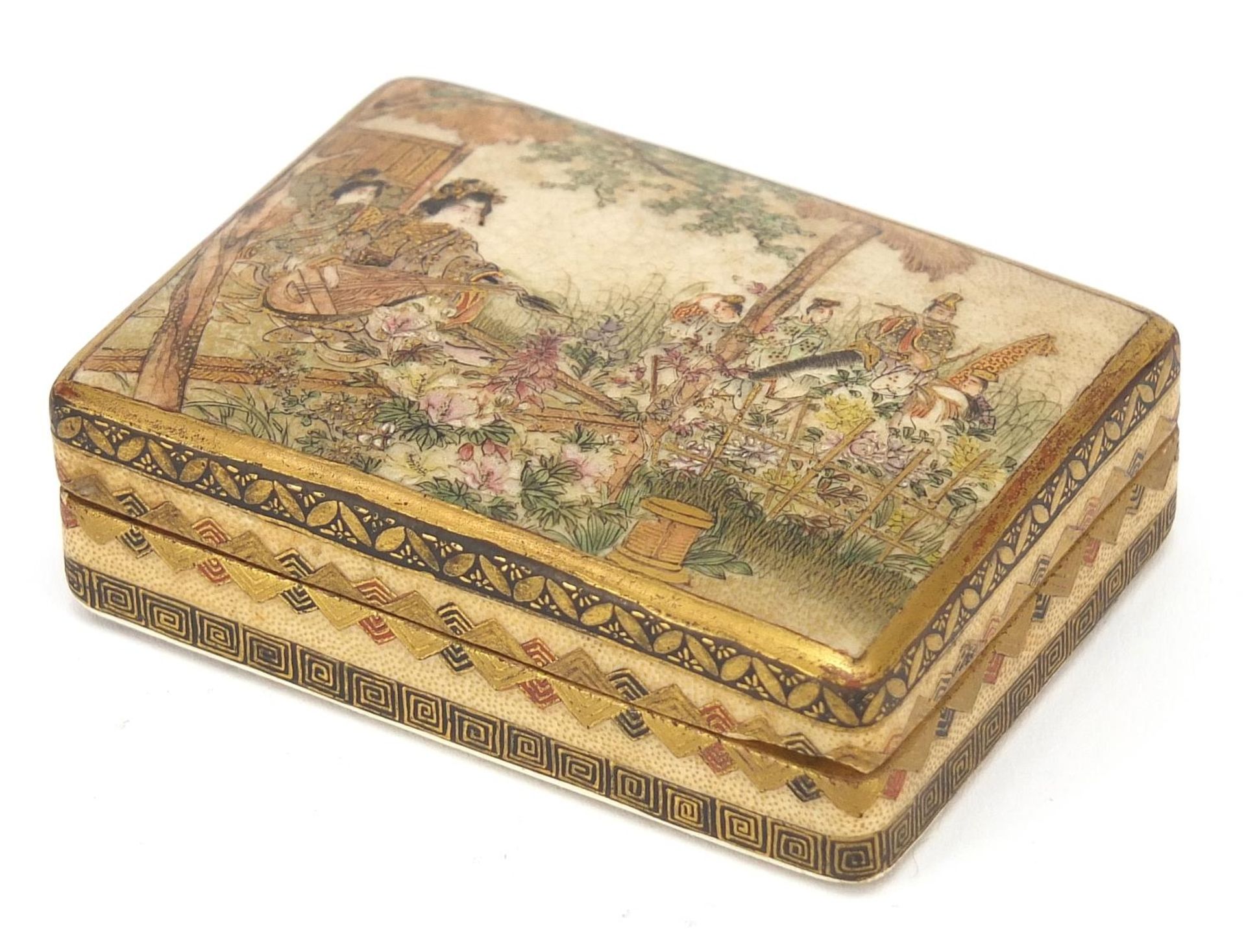 Japanese Satsuma pottery box and cover finely hand painted with figures and flowers, S Kinkozan