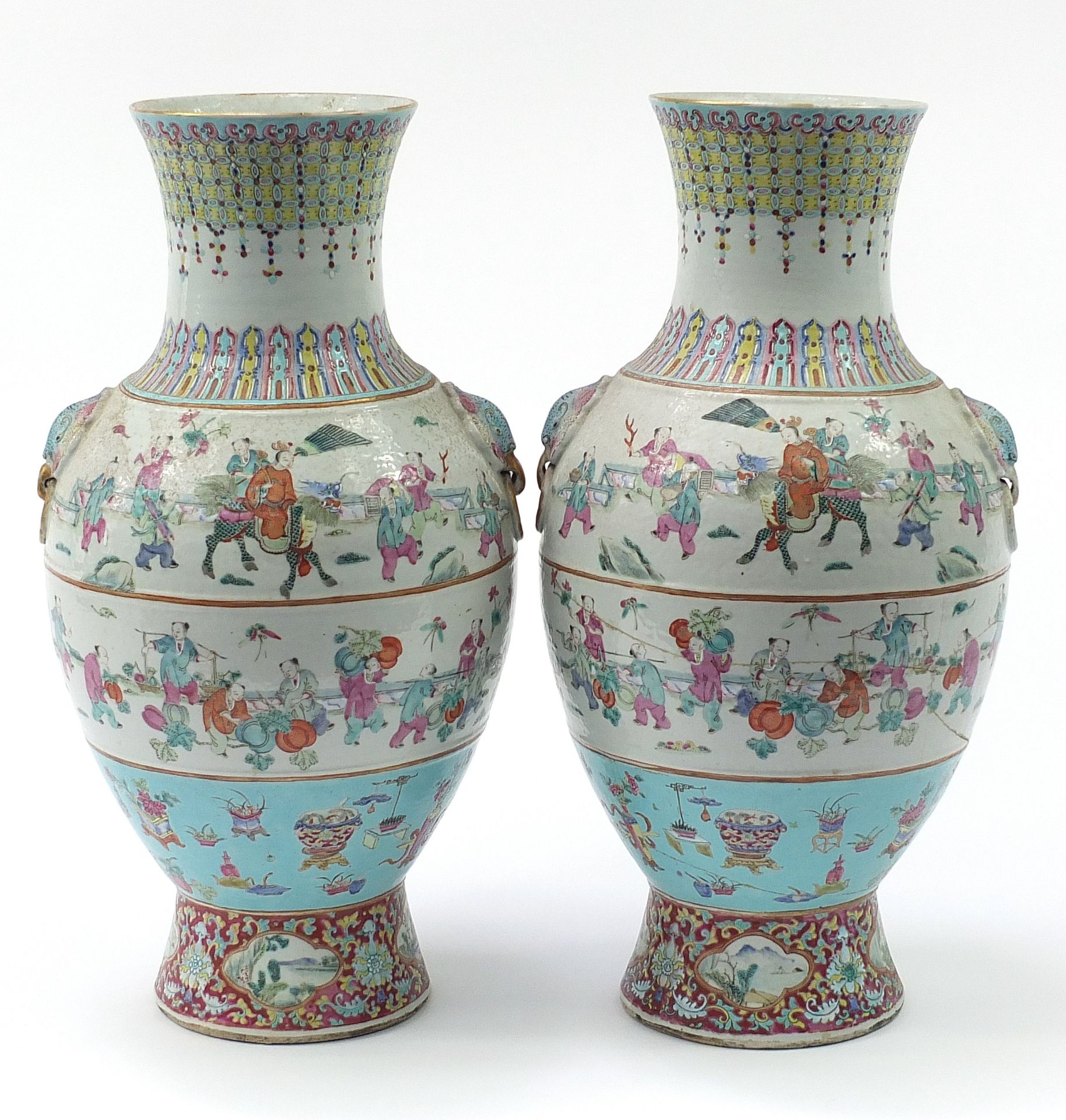 Large pair of Chinese porcelain vases with animalia ring turned handles, each hand painted in the - Bild 11 aus 15