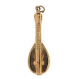9ct gold mandolin charm, 2.6cm high, 0.8g
