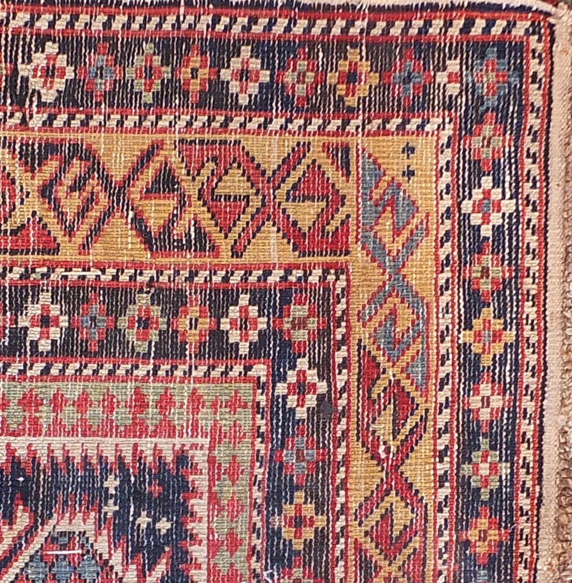Middle Eastern prayer rug decorated with floral motifs, 142cm x 118cm - Bild 4 aus 4