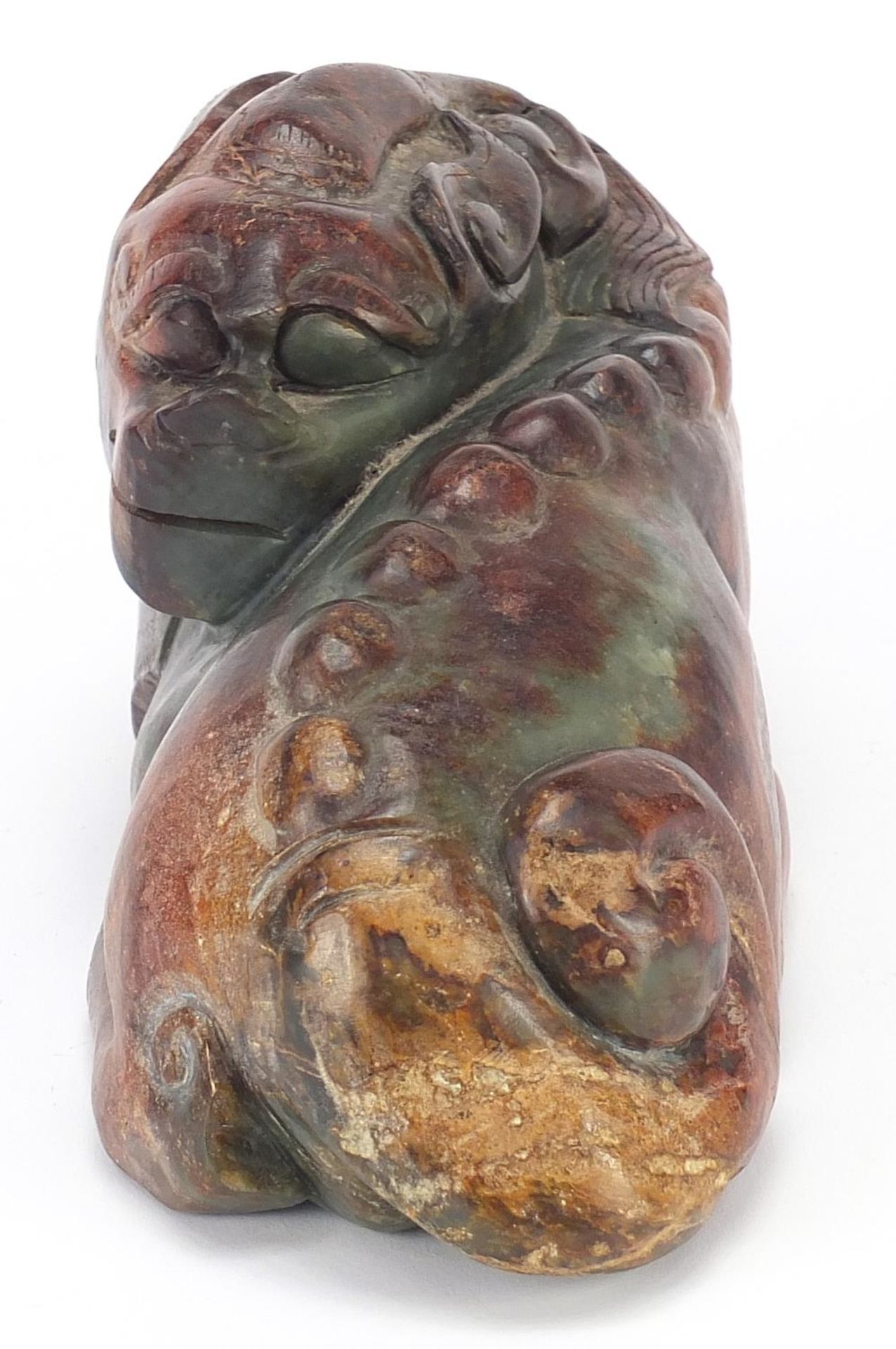 Large Chinese hardstone carving of a mythical animal, 23cm wide - Image 3 of 7