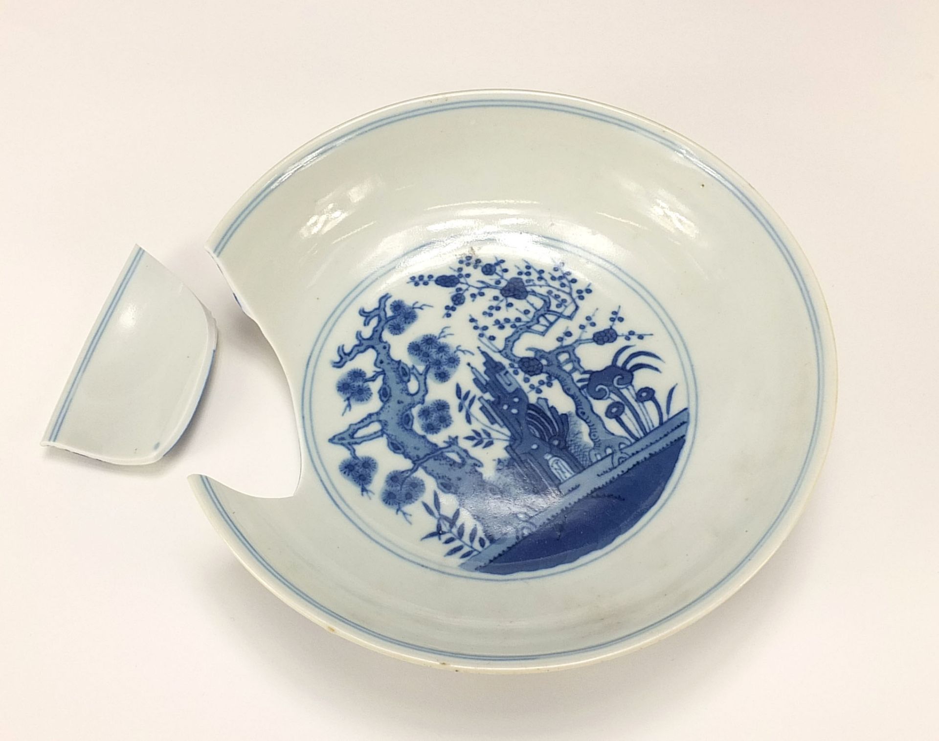 Chinese blue and white porcelain dish hand painted with flowers and figures in a palace setting, six - Image 10 of 10