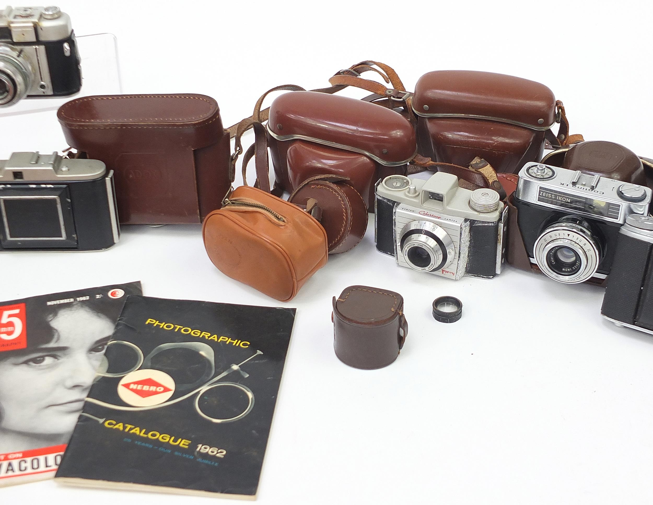 Cameras and accessories including an Ilford Sportsman, Ensign Selfix 820 Special and a Kodak Brownie - Image 4 of 5