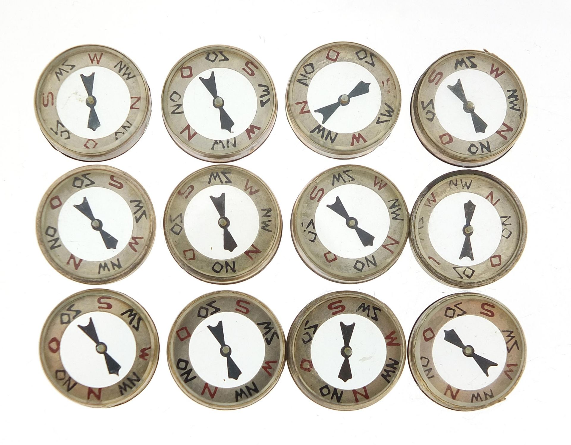 Twelve German military interest Luftwaffe emergency compasses with box - Image 3 of 3