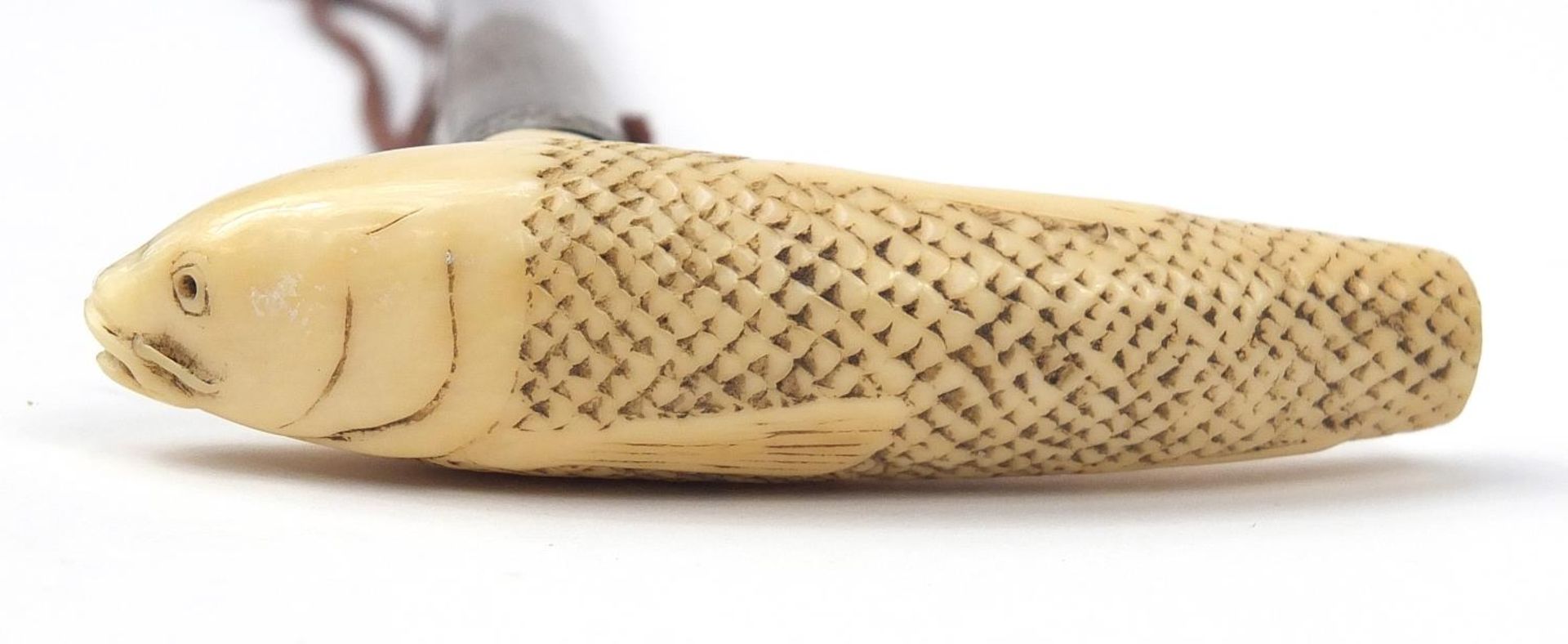 Hardwood walking stick with carved ivory Koi carp handle, 88cm in length - Image 7 of 7