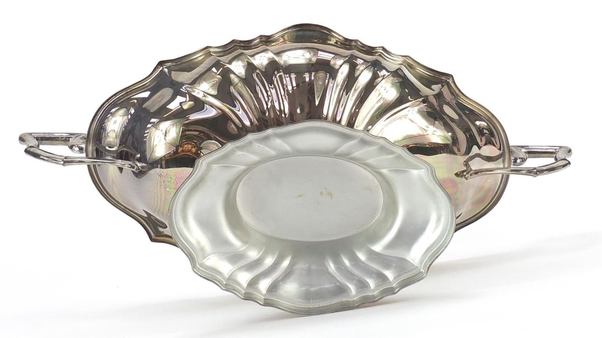 Large silver plated centrepiece with scalloped edges and handles on the end, supported by two - Image 4 of 4