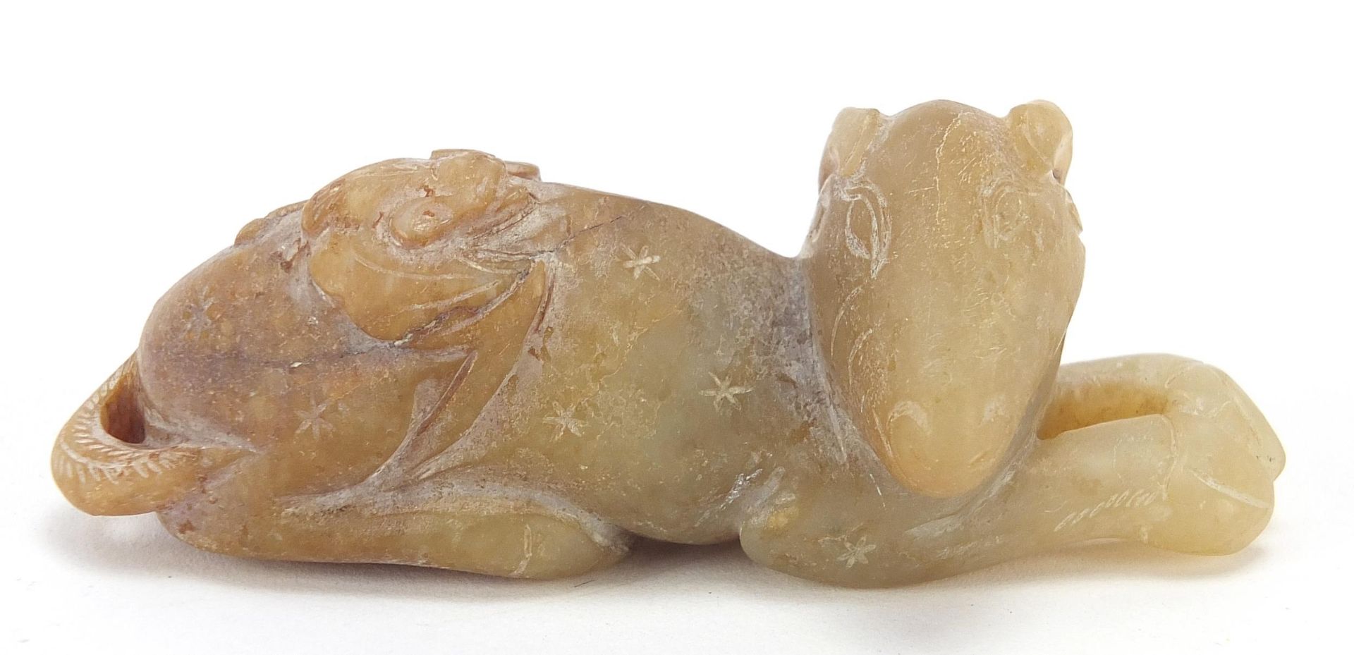 Good Chinese hardstone carving of a recumbent horse and bat, possibly jade, 8.5cm in length - Image 5 of 7