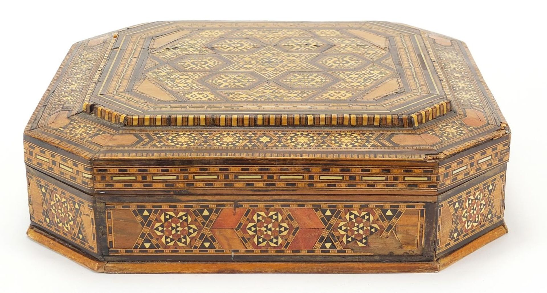 Syrian Moorish design casket with floral inlay, 8.5cm H x 28.5cm W x 29.5cm D - Image 6 of 8