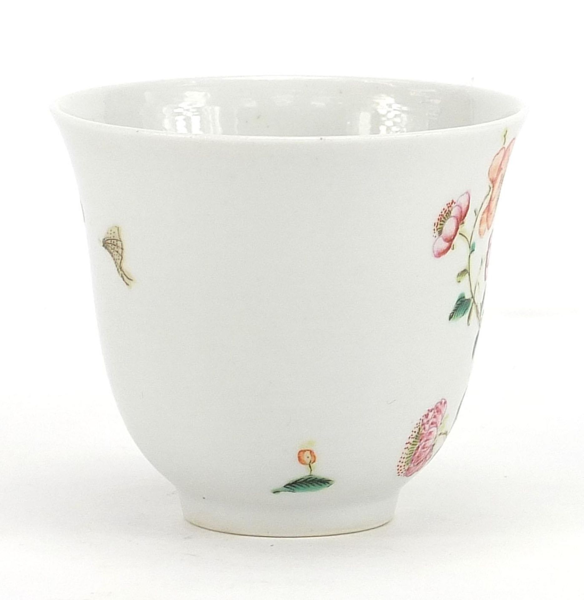Good Chinese porcelain tea cup, finely hand painted in the famille rose palette with birds amongst - Image 3 of 7