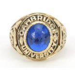 9ct gold Cambridge University ring set with a cabochon blue stone, size R, 12.3g